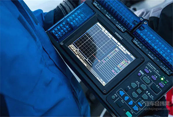 零下40℃的温度也无法阻挡领克01滑雪的热情