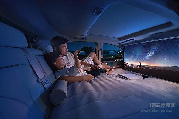 小鹏P5用极致驾驶辅助来“一俊遮百丑”