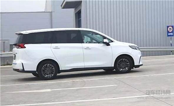 上汽MAXUS剑指全球新能源市场 EUNIQ 5灯塔工厂下线