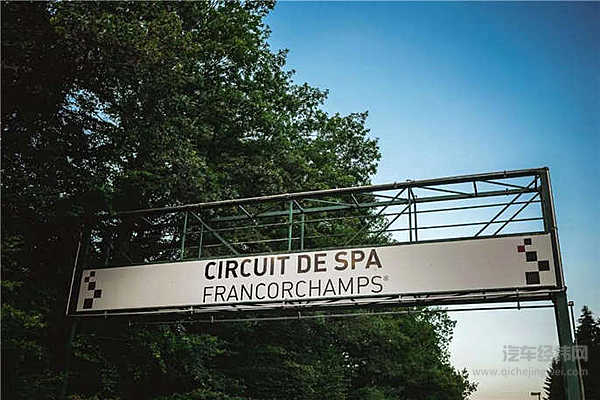 穿越了上千公里，只为看一家轮胎品牌如何在24小时耐力赛上夺冠