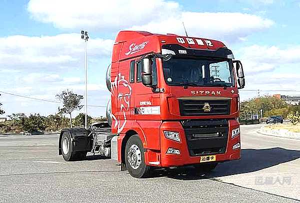 首批160臺(tái) 中國(guó)重汽汕德卡燃?xì)鉅恳嚍閾P(yáng)州綠色運(yùn)力智慧物流添動(dòng)能！