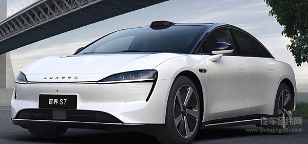 搭载华为三件套 智界S7和阿维塔12谁更强？