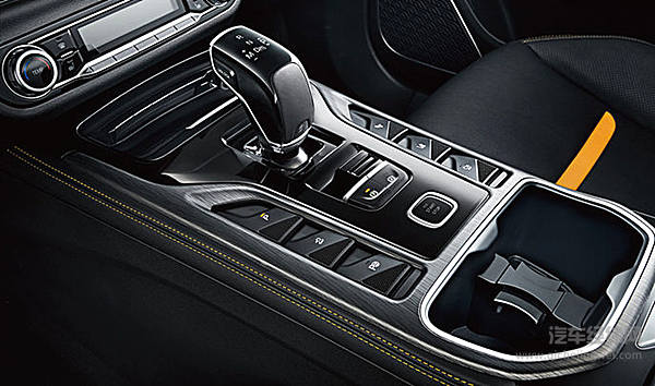 小米汽车还是一汽手机？ 奔腾T77米粉定制版揭晓答案！