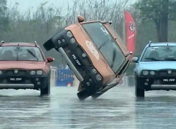 那些充满“反差萌”的汽车广告 才是国产电视剧的收视保障