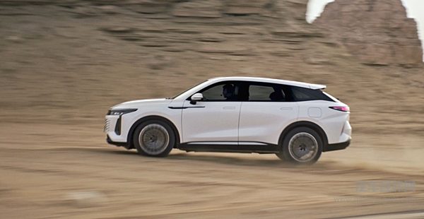 国产新能源SUV二选一 星途瑶光C-DM领先星越L智擎一代？