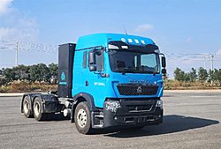 中国重汽豪沃HOWO TS5 490kw 6X4 纯电动重卡牵引车 (ZZ4257Y384GZ1BEV5A)497kwh