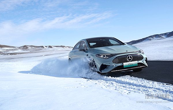 黄仁勋亲测英伟达Alpamayo系统 22分钟零接管穿越复杂路况