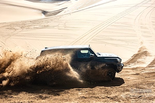 量产第一车 猛士917登顶世界最高沙峰