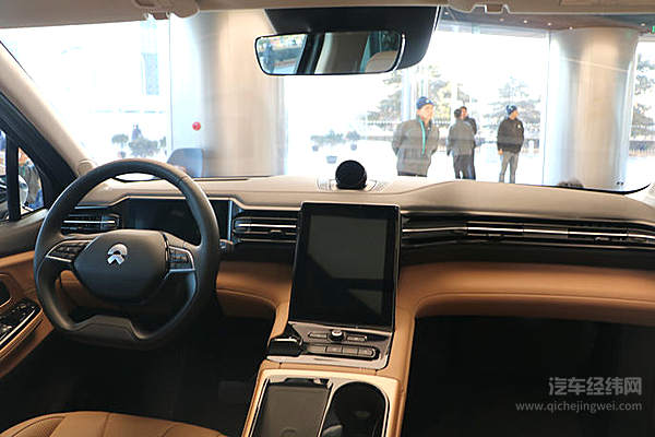 蔚来汽车李斌：蔚来ES8引领中国智能电动车驶向未来