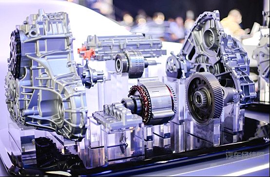 鲲鹏超能混动C-DM发动机拆解