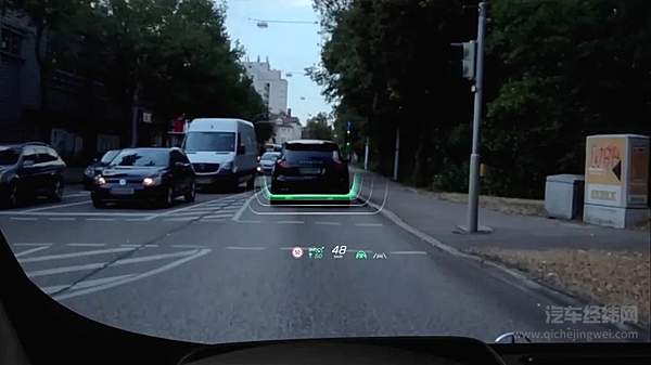 奔驰S级意外完成全球首发 全新大屏遭曝光！