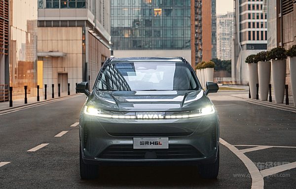 高性价比家用燃油车对决 哈弗H6L与瑞虎8 PRO哪一款更划算？