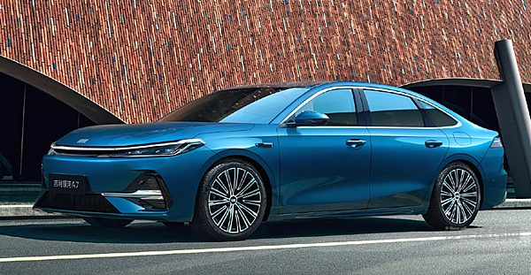 10万级新能源家轿二选一 吉利银河A7与风云A8谁更强？