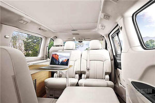 宜家宜旅一键切换 上汽大通RG10上市引领美好出行新生活 