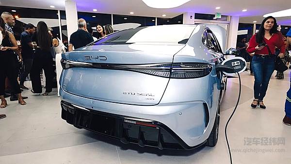 比亚迪在加勒比地区的首家门店隆重开业