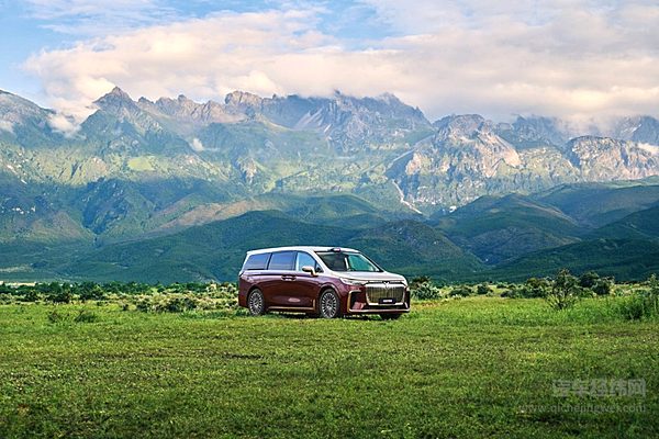 26款岚图梦想家让插混MPV再无短板