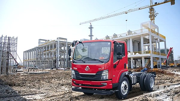 裝更多還不懼限高 城鄉(xiāng)基建運輸首選乘龍L2自卸車