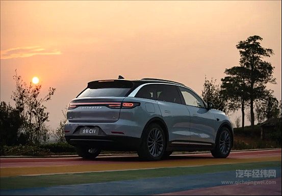 15万出头可入手 阿尔法T5比零跑C11差在哪里？