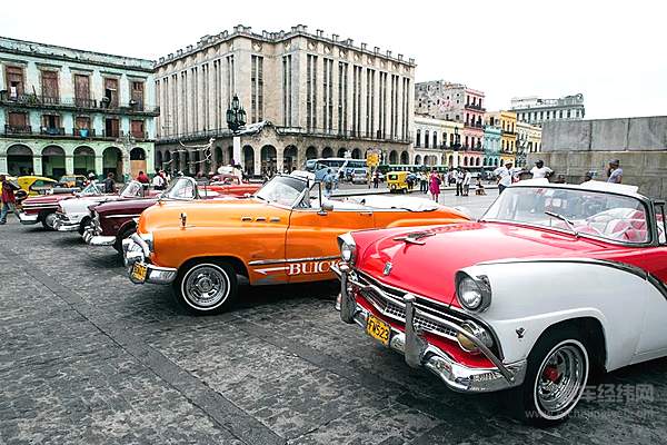 听完周杰伦的新歌 那些色彩斑斓的老爷车在哪里？