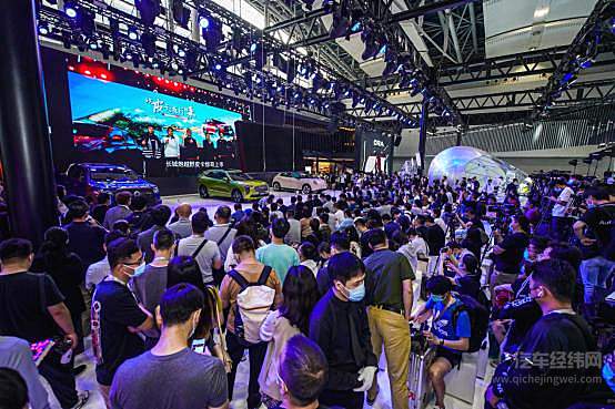 长城汽车展台人气火爆