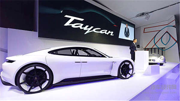 电动江湖又来新大佬 保时捷Taycan亮出一手好牌！