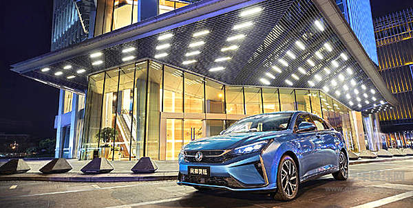 东风风神奕炫6.99万打入紧凑型轿车市场！