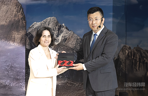 比亚迪携手丘索维金娜在中亚开启全新冠军征程