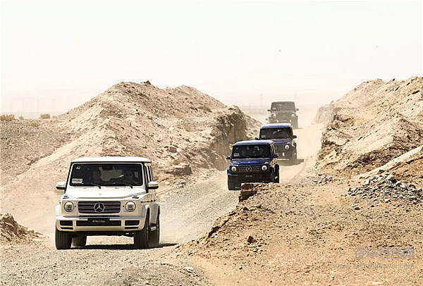 男人为什么喜欢奔驰大G？ 就和女人爱包一个道理！