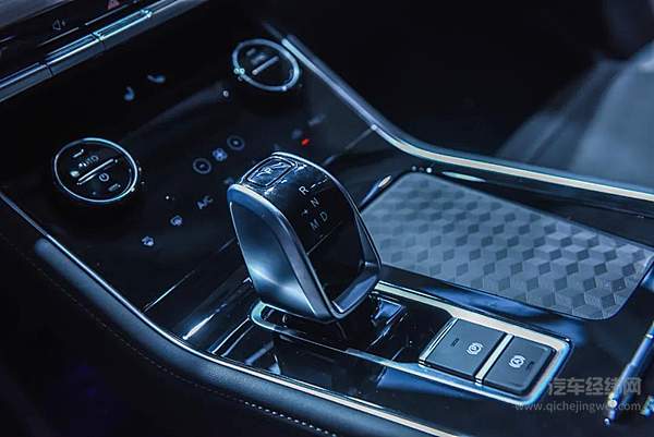 全面提升竞争力 全新一代瑞虎8再升级推出“2+2+2大六座”