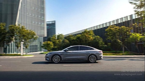 2025款汉上市售价16.58万～23.58万元 四大进化加速颠覆合资燃油