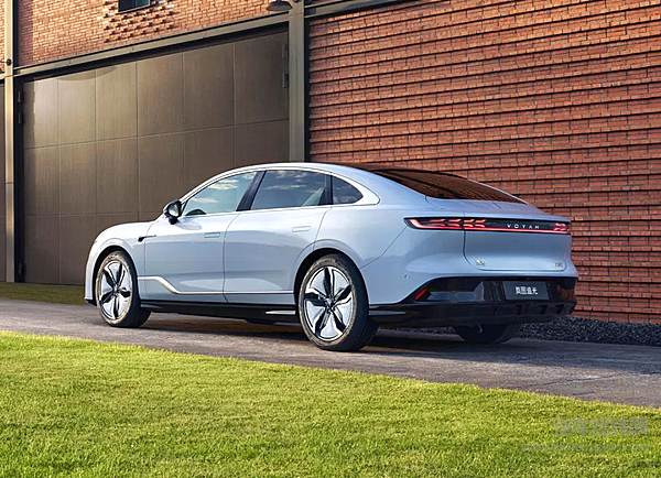 能否挑战BBA？飞凡F7和岚图追光瞄准中大型轿车市场