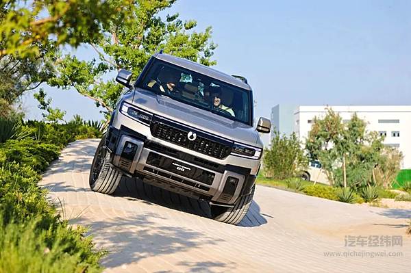 中东非九国媒体走进比亚迪领略绿色科技之美