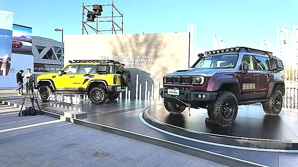 焕新价15.48万起 北京越野BJ40增程版能否平替方程豹豹5？