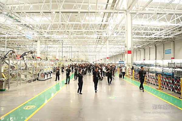 共谋合作新篇章携手远航向未来--远航汽车全国招商大会在大运集团总部隆重举行