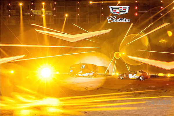 豪华与极致性能之间，差一个Vday性能秀