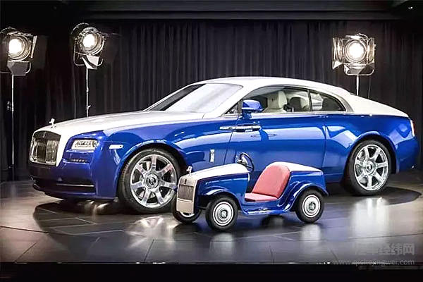 果然是别人家的童年！坐迈凯伦开布加迪……