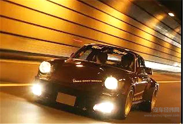 极速超过300km/h的公路大战