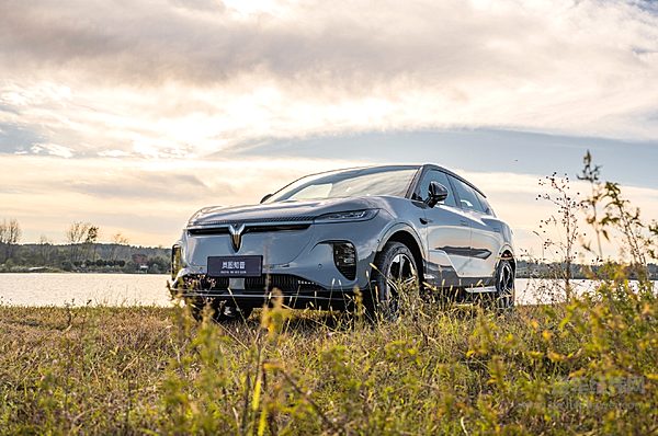 纯电家用SUV双子星 岚图知音与极氪7X谁的吸引力更强？