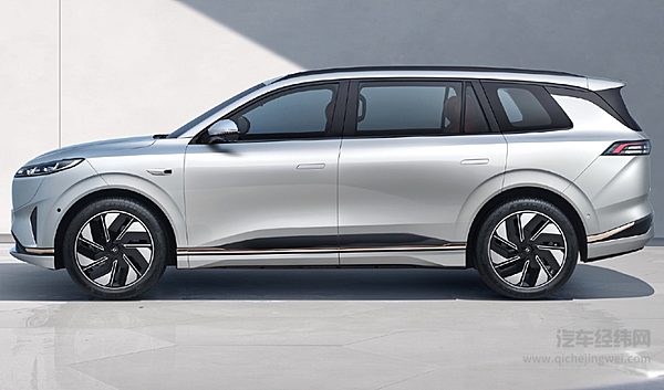 增程、纯电齐上阵 东风eπ008该怎么选？