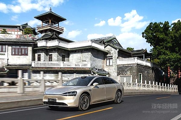 华为系内斗 享界S9与阿维塔12谁更强？