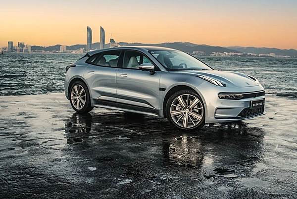 加装高通8155芯片 极氪001能否胜过蔚来ET5？