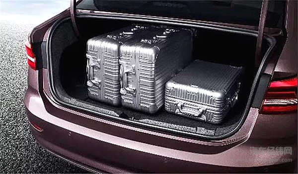 十年领跑国内A级车市 上汽大众大众品牌全新一代朗逸闪耀上市再踏征途