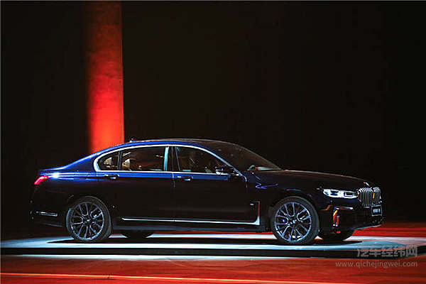 更快更大更亮眼 宝马新7系冲击D级车市场！