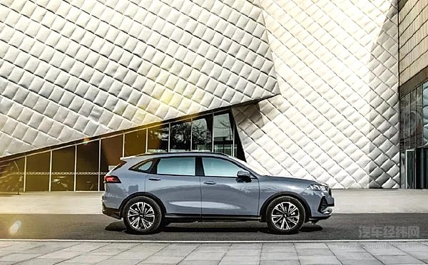 国产混合动力SUV二选一 宋PLUS DM-i与拿铁谁更有竞争力？