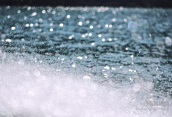 暴雨肆虐后的郑州车市：有人损失超百万 有人日进30万