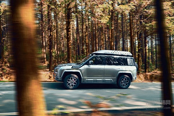 用科技营造豪华 猛士917与仰望U8各有特色