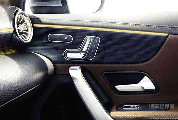 奔驰新A级内饰官图 简直就是小型的S级