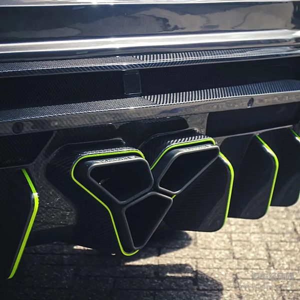 兰博基尼URUSMANSORY定制版