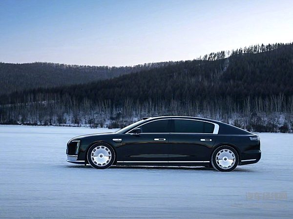 首发线控转向技术 蔚来ET9能否拼得过尊界S800？