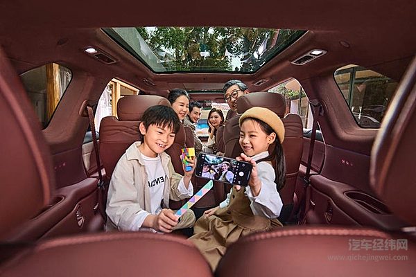 广汽昊铂HL正式开启预售 27.98万陆地游艇开回家